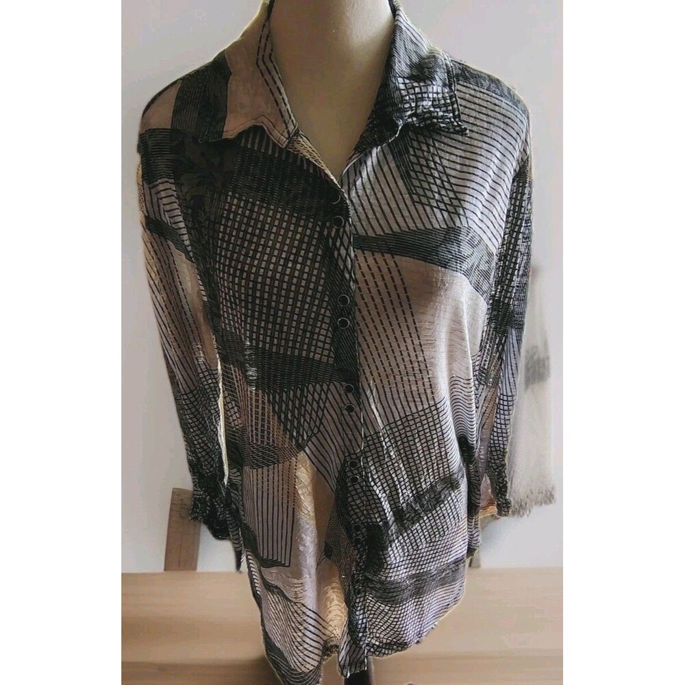 Top Ligne Women's Blouse Size L Ancient Print Snap Front 3/4 Sleeve